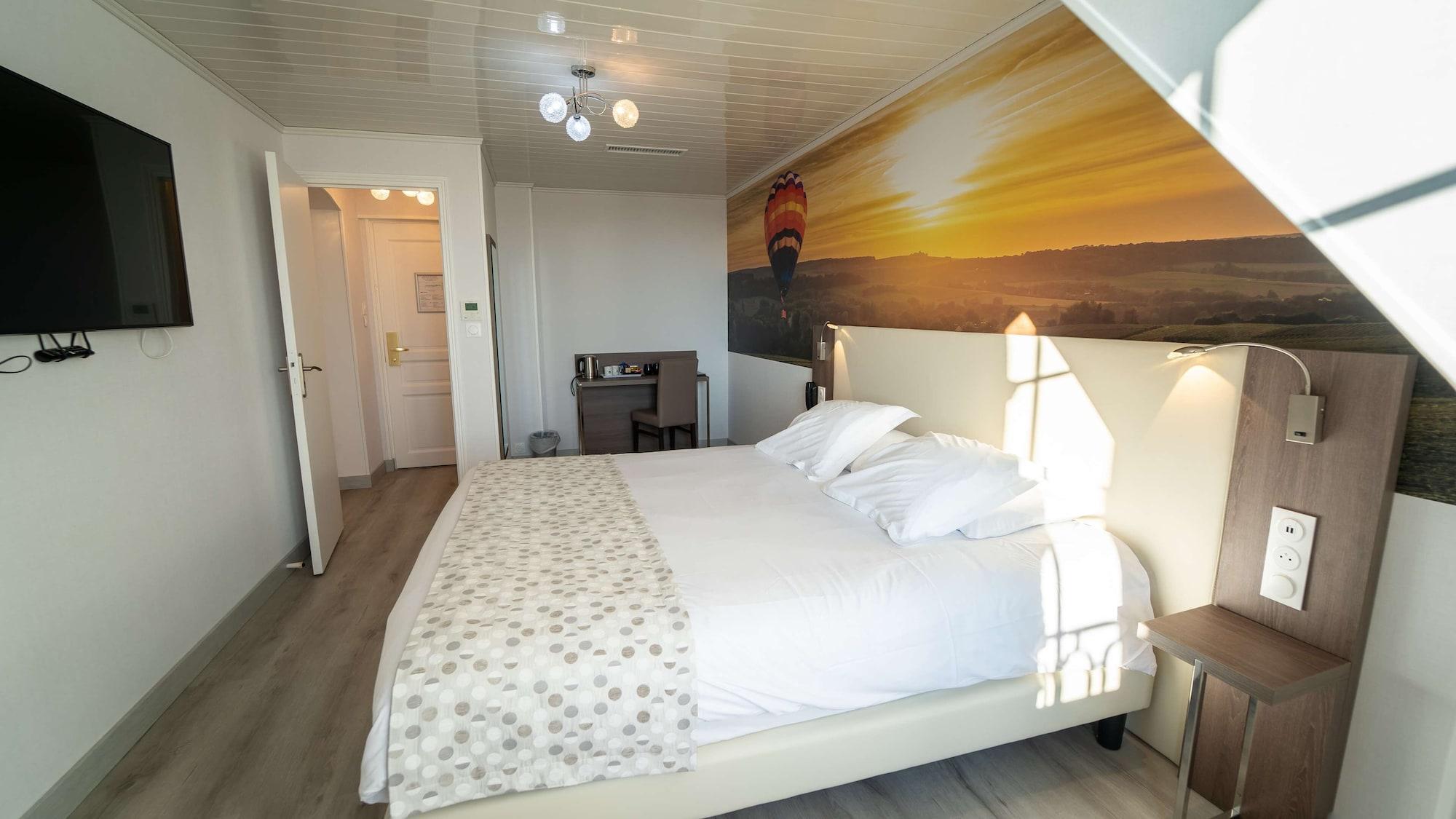 Hotel Western Ile De France 4*