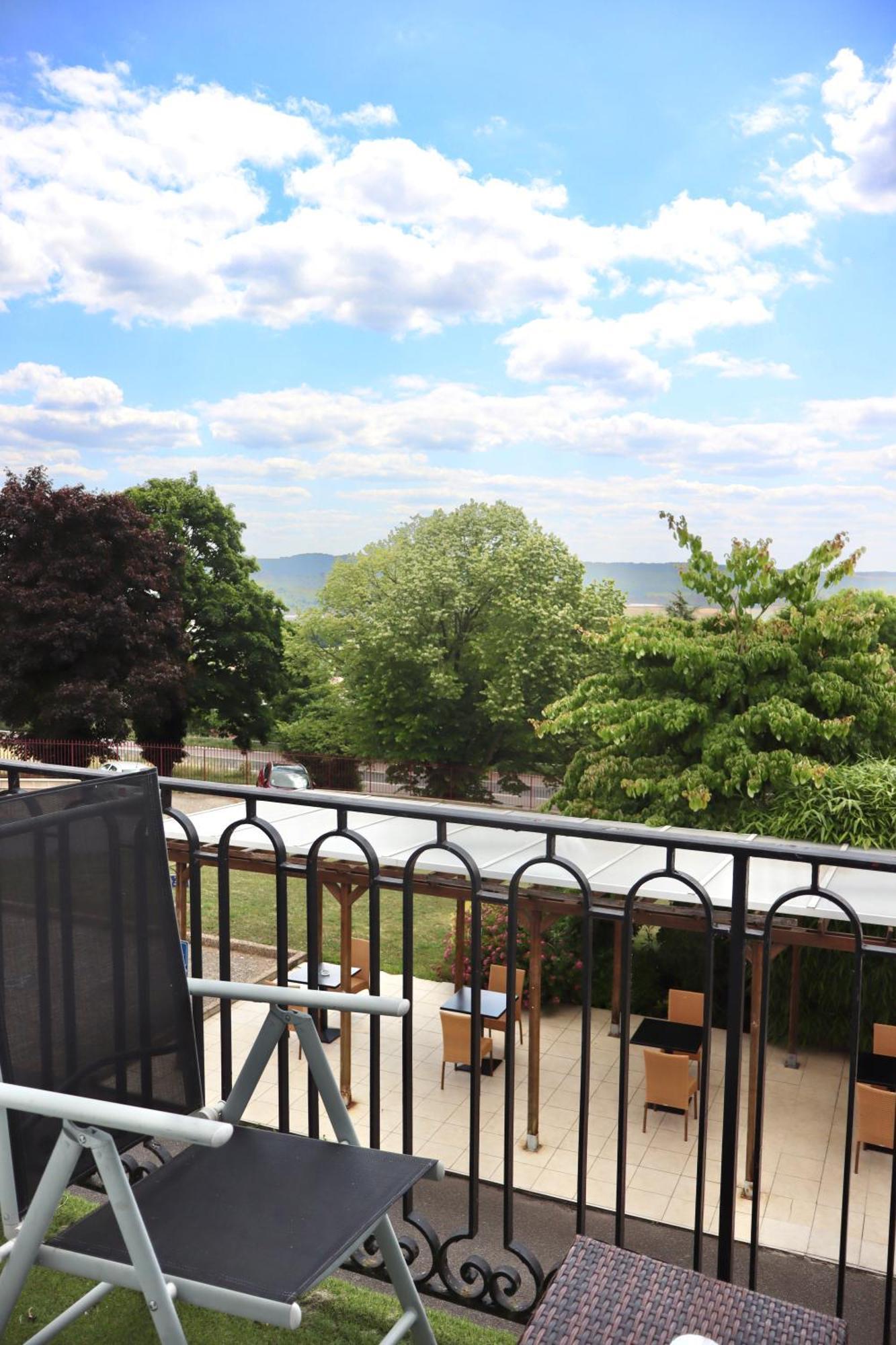 Western Ile De France Hotel 4*