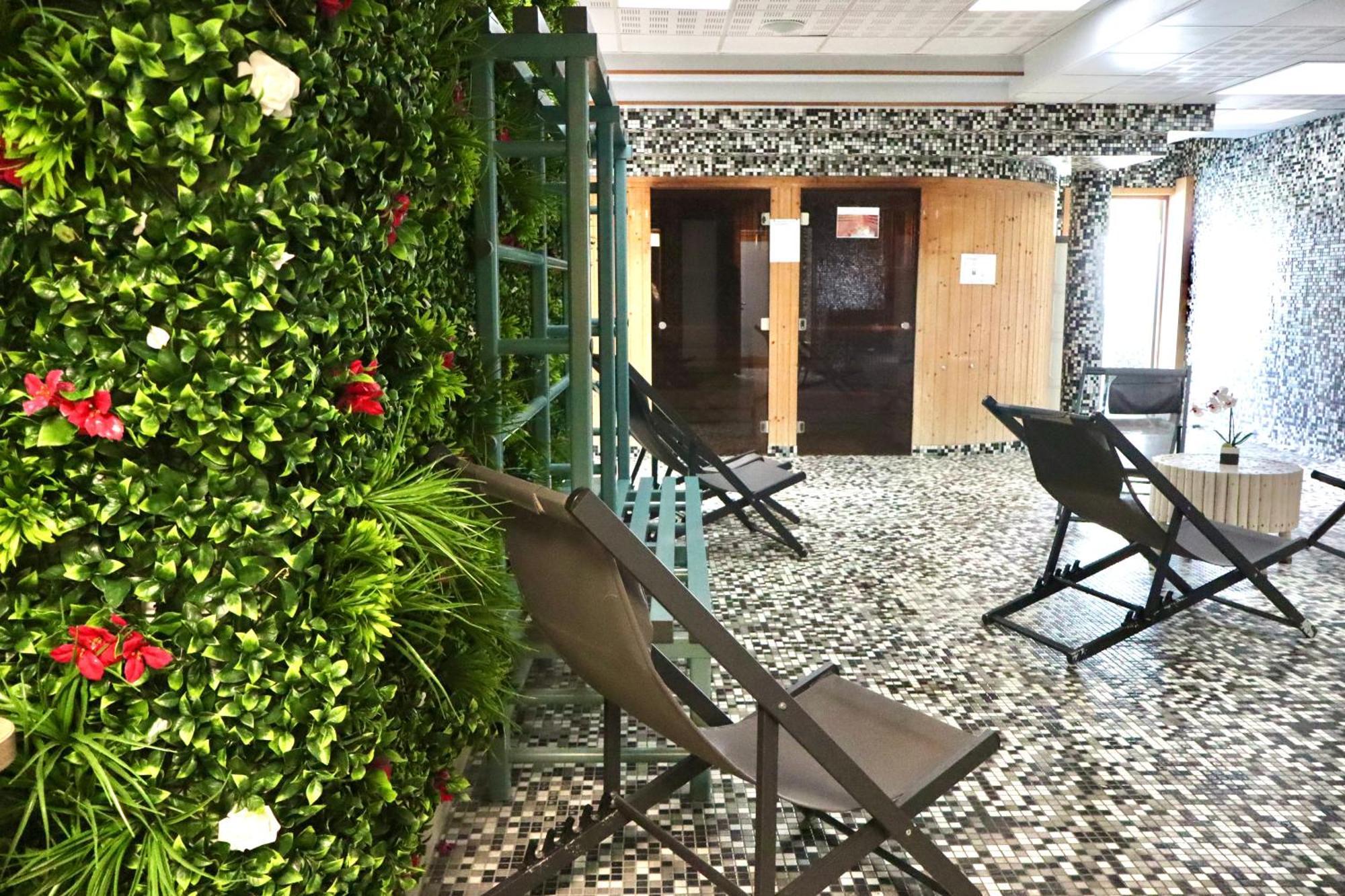 Hotel Western Ile De France &